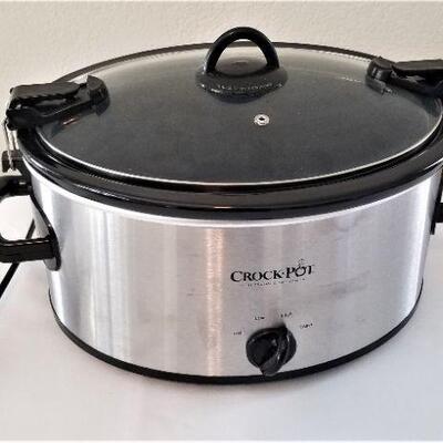 Lot #76  Stainless Steel Crock Pot with Locking Lid - CLEAN