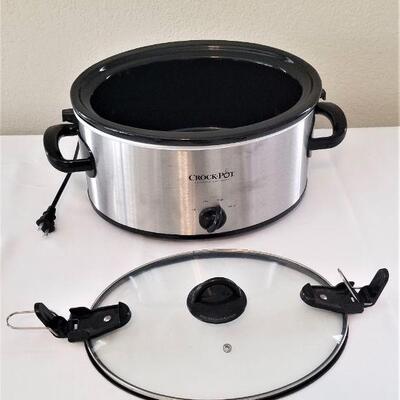 Lot #76  Stainless Steel Crock Pot with Locking Lid - CLEAN