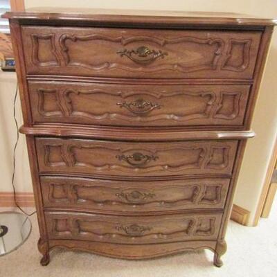LOT 156  CHEST OF DRAWER