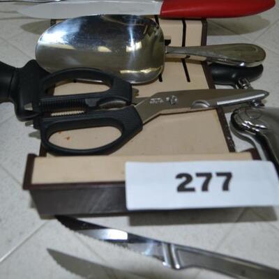 LOT 277.  KNIVES AND KITCHENWARE 