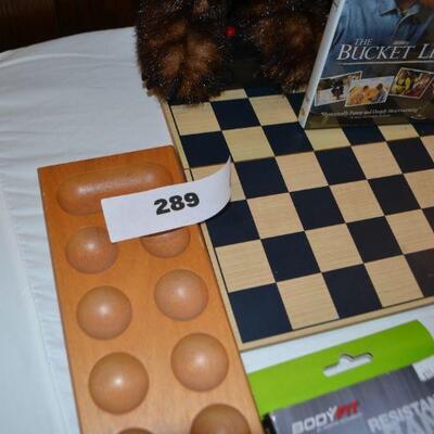 LOT 289 CADDY SHACK GOPHER, GAME BOARDS AND DVD