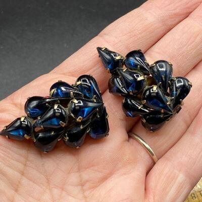 Vintage Royal Blue Teardrop Cabochon Cluster Earrings