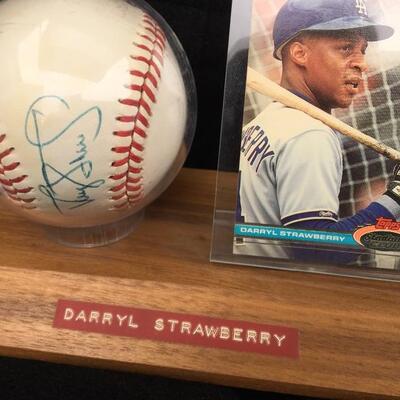 Vintage Darryl Strawberry Signed Baseball and Card
