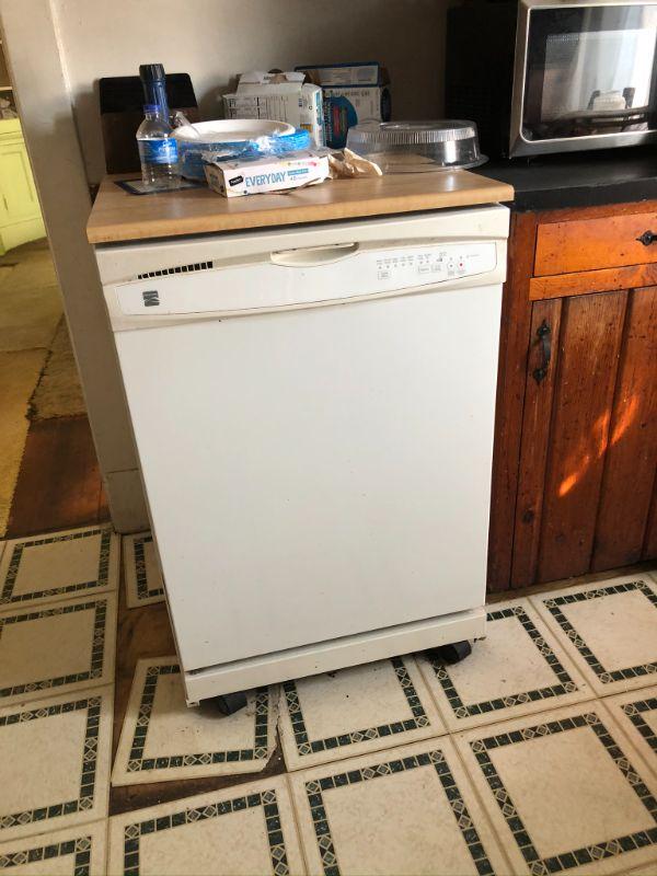 Kenmore Portable Dishwasher | EstateSales.org