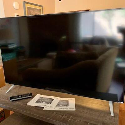 LOT 65 VIZIO Flat Screen TV 43"
