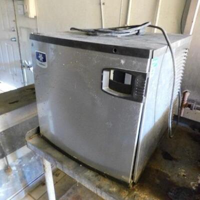 Manitowoc Commercial Kitchen NSF Ice Maker (A)