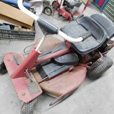 Lawn Mower with 8HP Briggs and Stratton Gas Engine (GR)