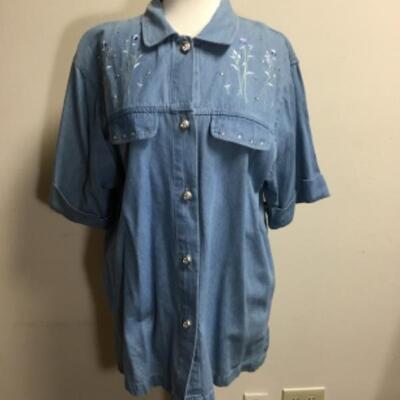 vintage jean blouse button up by Jacklyn Smith Sport, size M medium embroidered 