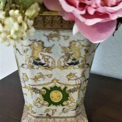 Lot #116  Lovely Silk Flower arrangment