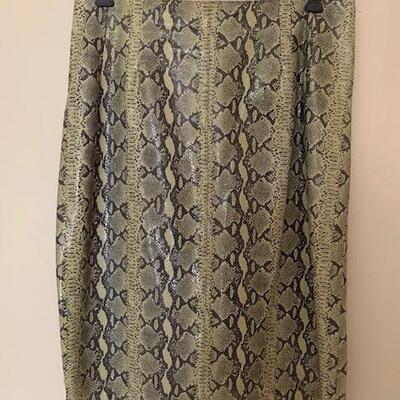 LOT 107  SNAKESKIN PRINTED ON SUEDE SKIRT SIZE M