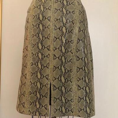 LOT 107  SNAKESKIN PRINTED ON SUEDE SKIRT SIZE M