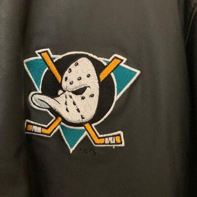 LOT 114  NHL MIGHTY DUCKS LEATHER BASEBALL STYLE JACKET MEN'S XL