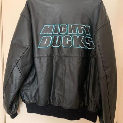 LOT 114  NHL MIGHTY DUCKS LEATHER BASEBALL STYLE JACKET MEN'S XL
