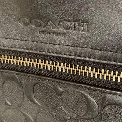 LOT 118  COACH MEN'S HOUSTON FLIGHT BAG No.E1944-F73338 