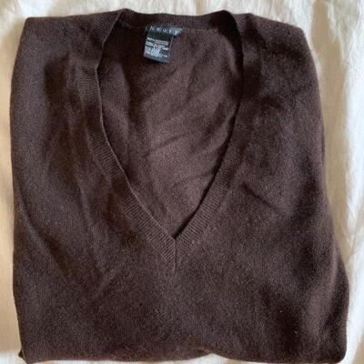 LOT 123  THEORY 100% CASHMERE SWEATER 