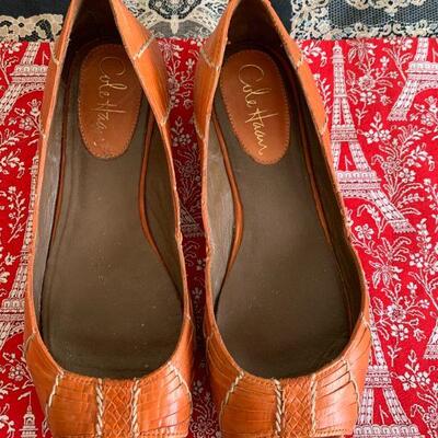 LOT 127  COLE HAAN WEDGE SHOE SIZE 9