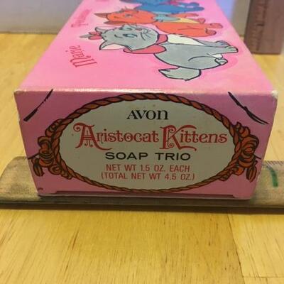 Vintage Avon Aristocrats kittens