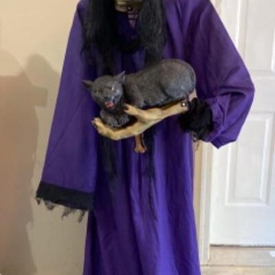 462 Life Size Witch with Cat Animatronic 