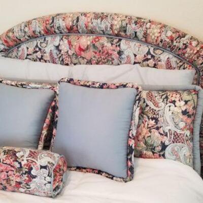Lot #122  Full/Double Bed with Bed Linens