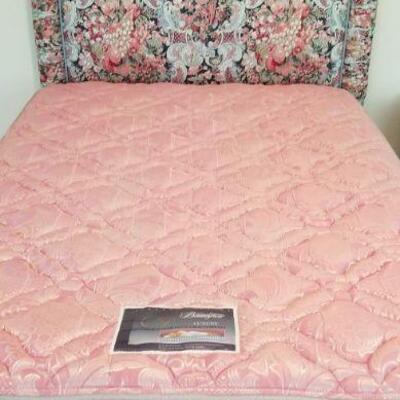 Lot #122  Full/Double Bed with Bed Linens