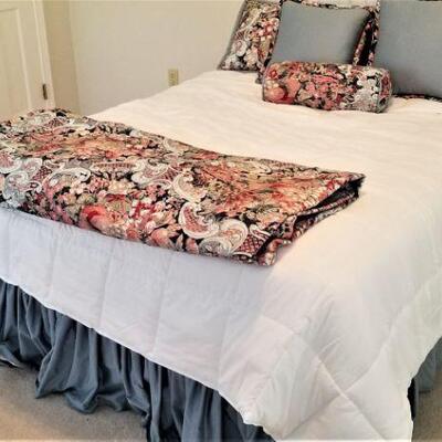 Lot #122  Full/Double Bed with Bed Linens