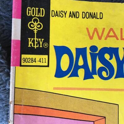 Vintage GOLD KEY Comic Book Lot of 7 with 12c