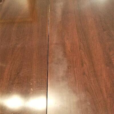 Lot #130  Very Pretty Ethan Allen Queen Anne Dining Room - Table pads