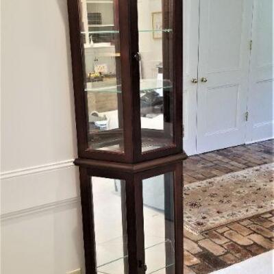 Lot #135 Small Lighted Display/Curio Cabinet