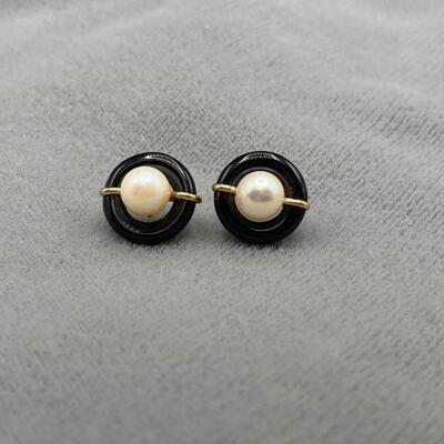 14k Onyx & Pearl Button Stud Earrings