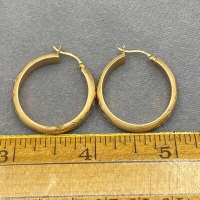 14k Yellow Gold Textured Hoop Earrings 
