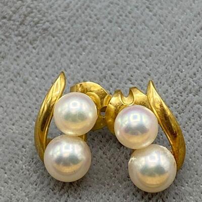 18k & Pearl Stud Earrings