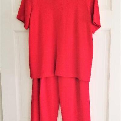 Lot #163  St. John Knits Top and Slacks set - Size 4