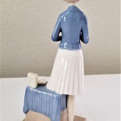 Lot #165  NADAL figurine 