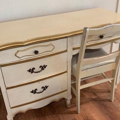 LOT 158 White Wooden Student Desk w/Chair Traditional Style
