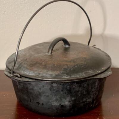 Lot 22 - Vintage Cast Iron Dutch Oven with Lid