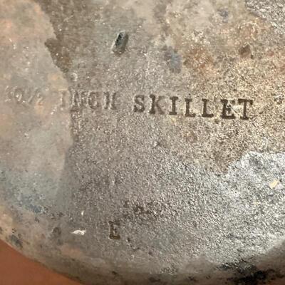 Lot 23 - Vintage Cast Iron Skillet with Lid