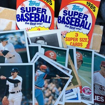 Large Lot of 1000+ TOPPS Baseball Cards 1982, 1983, 1984