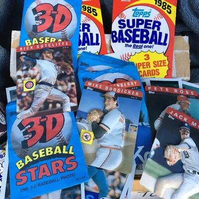 Large Lot of 1000+ TOPPS Baseball Cards 1982, 1983, 1984