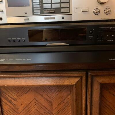 LOT 205 Onko Compact Disc Player / Changer