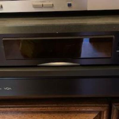 LOT 205 Onko Compact Disc Player / Changer