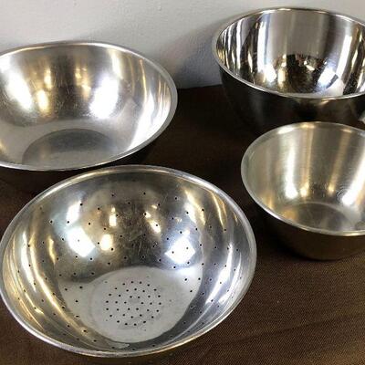 #91 4 Stainless Steel Bowls 