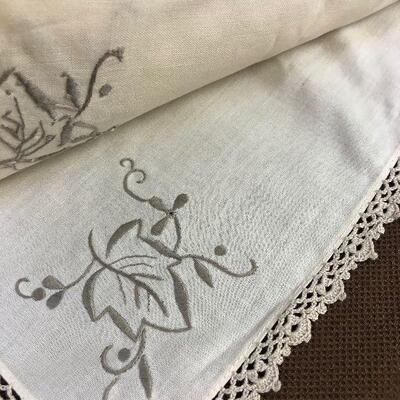 #100 Irish Linen Napkins MAPLE Leaf with Crochet Edge 