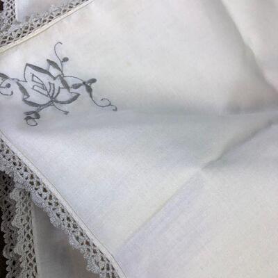 #100 Irish Linen Napkins MAPLE Leaf with Crochet Edge 