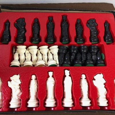 #122 Renaissance Chess Set 