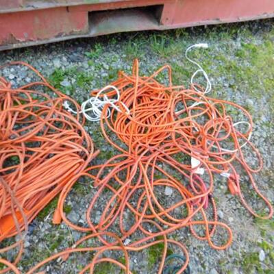 Selection of Extension Cords Various Lengths (S7)