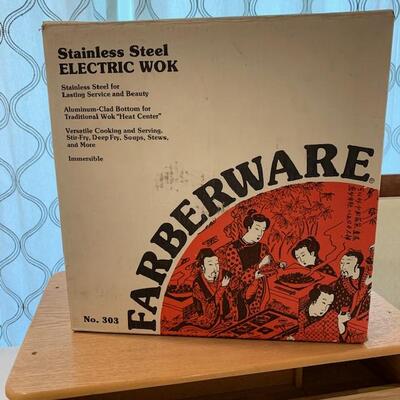 LOT 234 Farberware Stainless Steel Electric Wok