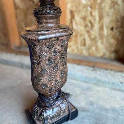 Lamp with abalone shell style shade 
