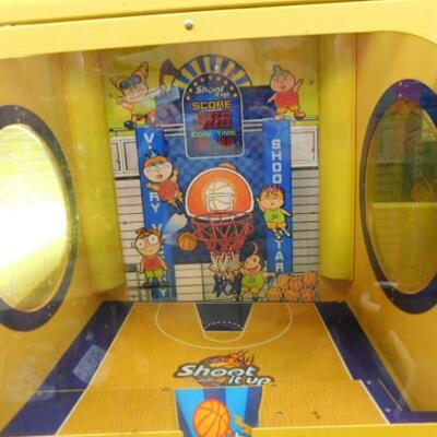 Shoot It Up Basketball Arcade Game (GR)