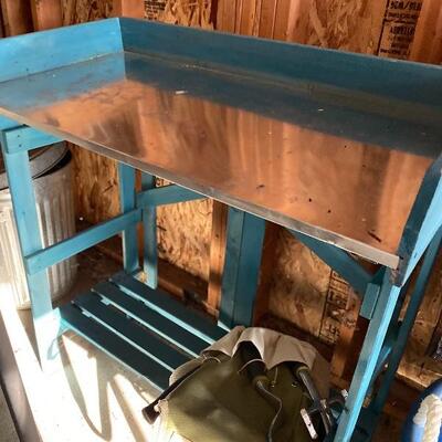 Decorative functional potting bench 