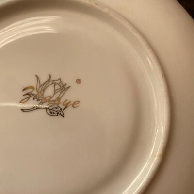 Decorative porcelain cup and saucer 